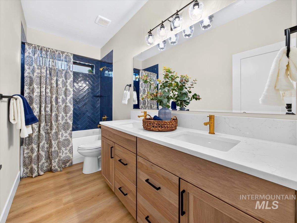 7168 E Chicken Hawk Loop, Nampa, Idaho 83686, 3 Bedrooms, 2.5 Bathrooms, Residential For Sale, Price $849,900, 99001285