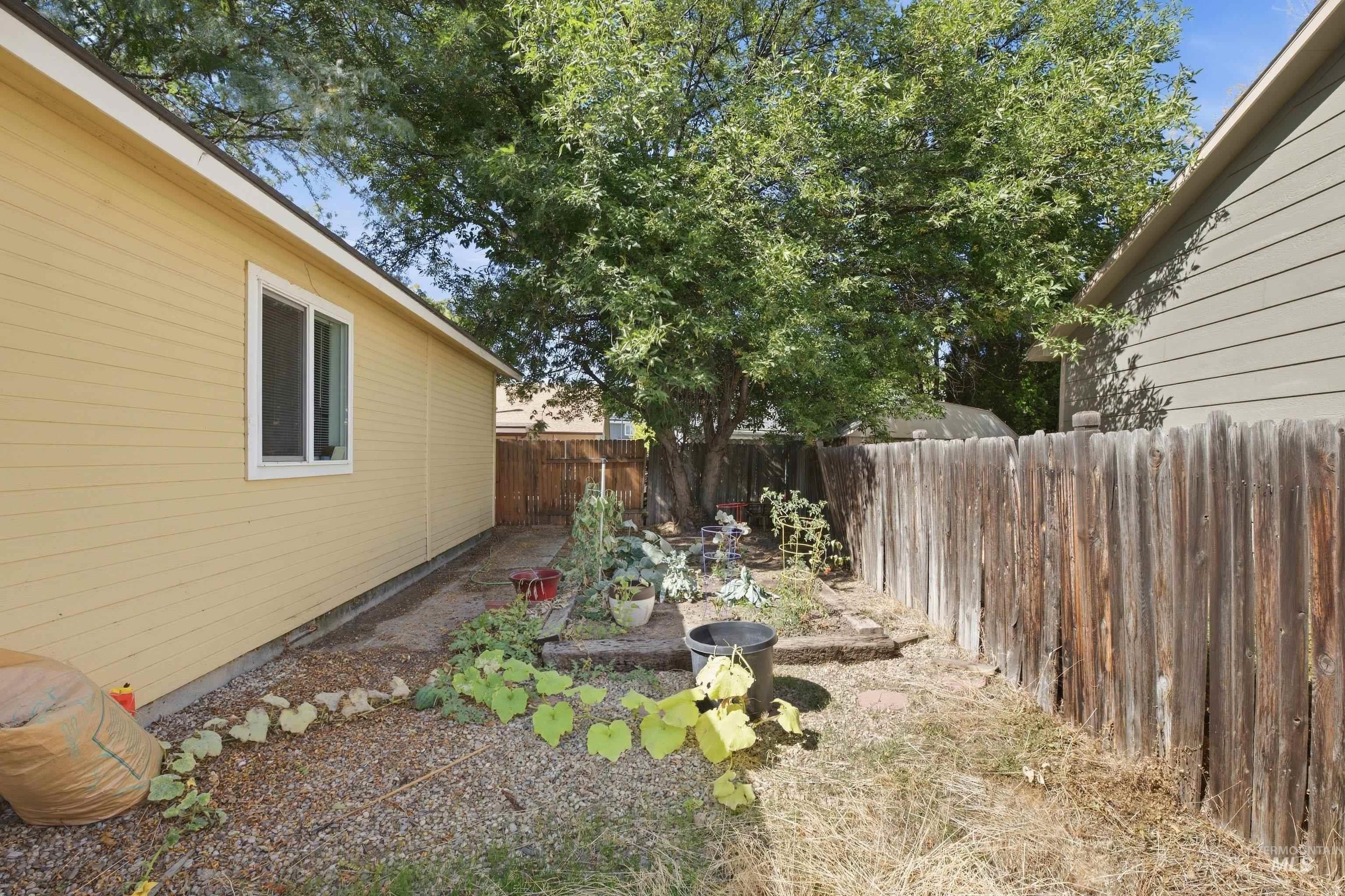 1873 N Tammy Pl, Meridian, Idaho 83646, 3 Bedrooms, 2 Bathrooms, Residential For Sale, Price $409,000,MLS 99001288