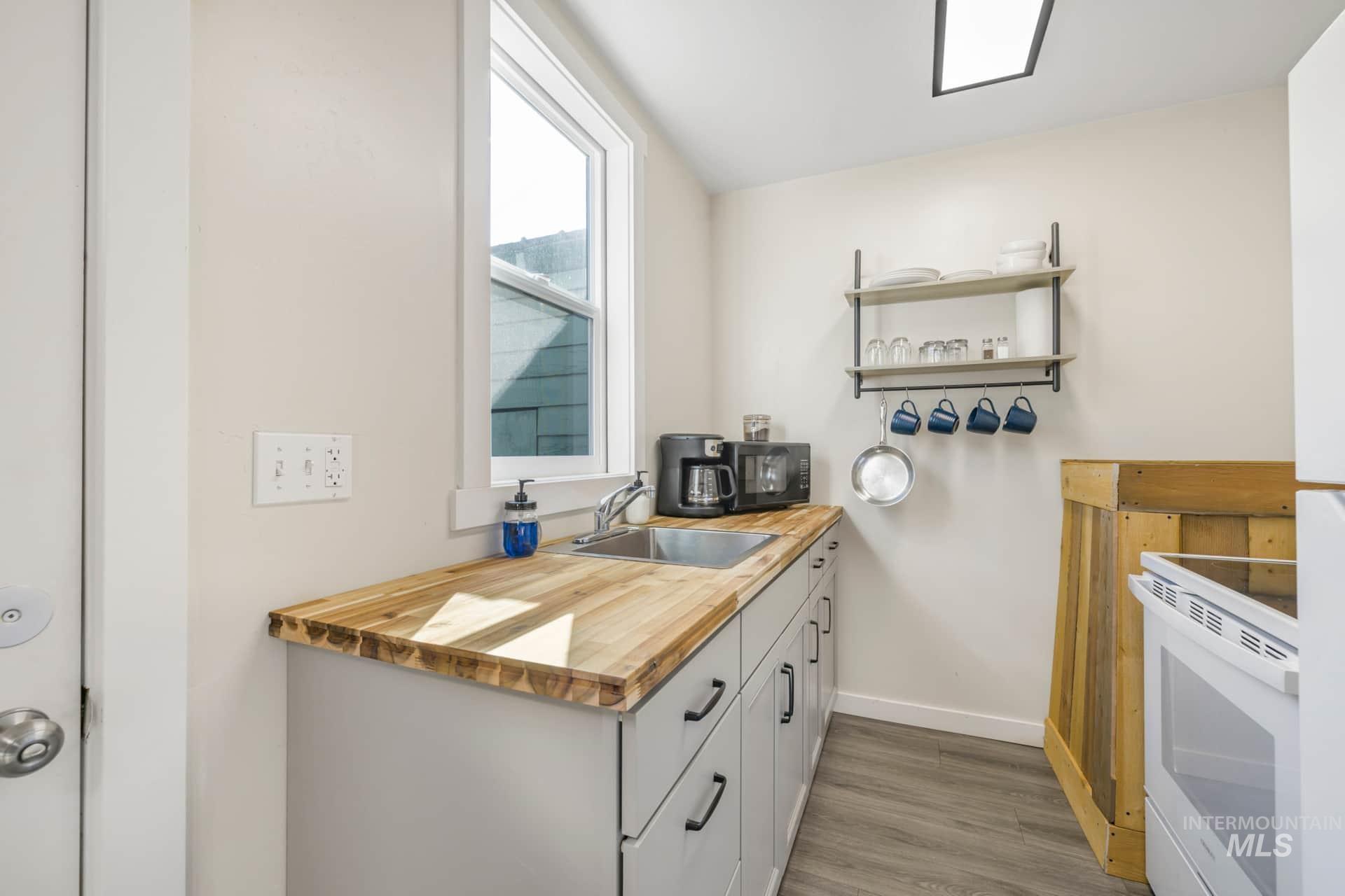 208 S main, Riggins, Idaho 83549, 1 Bedroom, 1 Bathroom, Residential For Sale, Price $175,000, 99001289