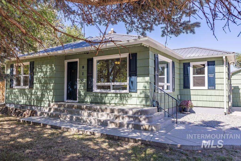 910 W Orchard Ave, Nampa, Idaho 83651, 3 Bedrooms, 2 Bathrooms, Residential For Sale, Price $499,990,MLS 99001290