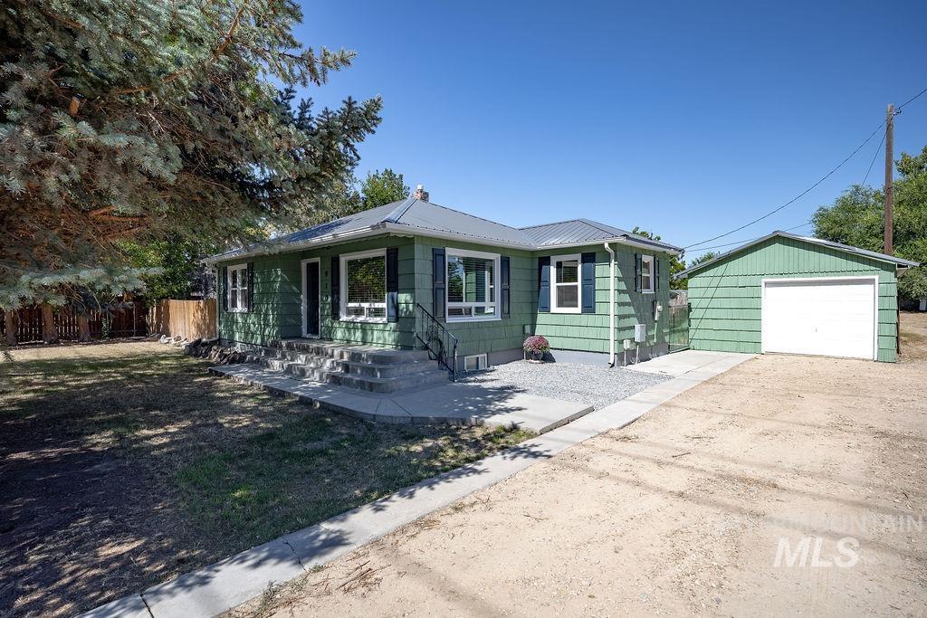 910 W Orchard Ave, Nampa, Idaho 83651, 3 Bedrooms, 2 Bathrooms, Residential For Sale, Price $499,990,MLS 99001290