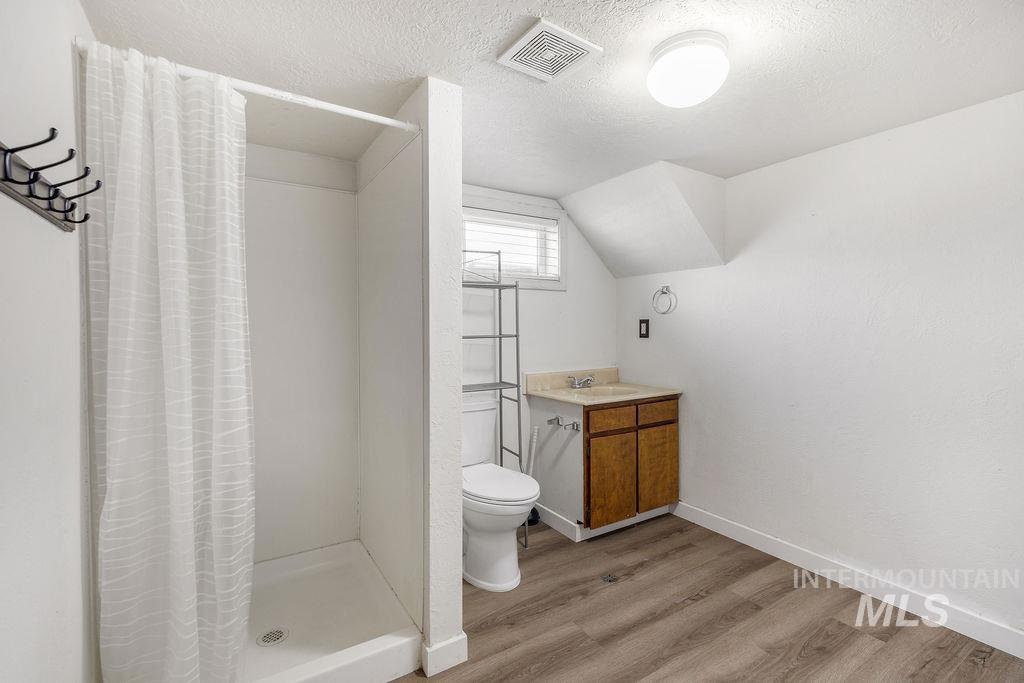 910 W Orchard Ave, Nampa, Idaho 83651, 3 Bedrooms, 2 Bathrooms, Residential For Sale, Price $499,990,MLS 99001290