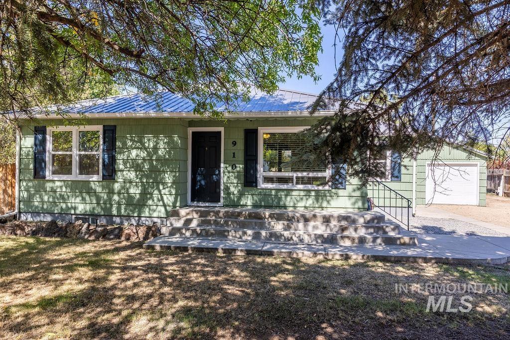 910 W Orchard Ave, Nampa, Idaho 83651, 3 Bedrooms, 2 Bathrooms, Residential For Sale, Price $499,990,MLS 99001290