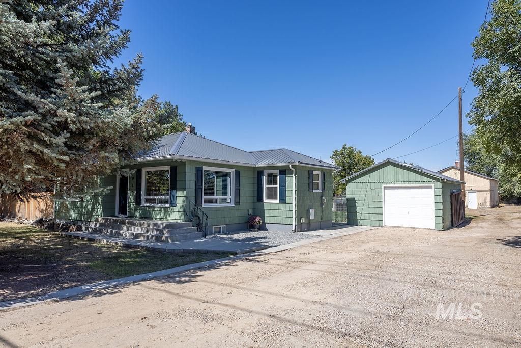 910 W Orchard Ave, Nampa, Idaho 83651, 3 Bedrooms, 2 Bathrooms, Residential For Sale, Price $499,990,MLS 99001290