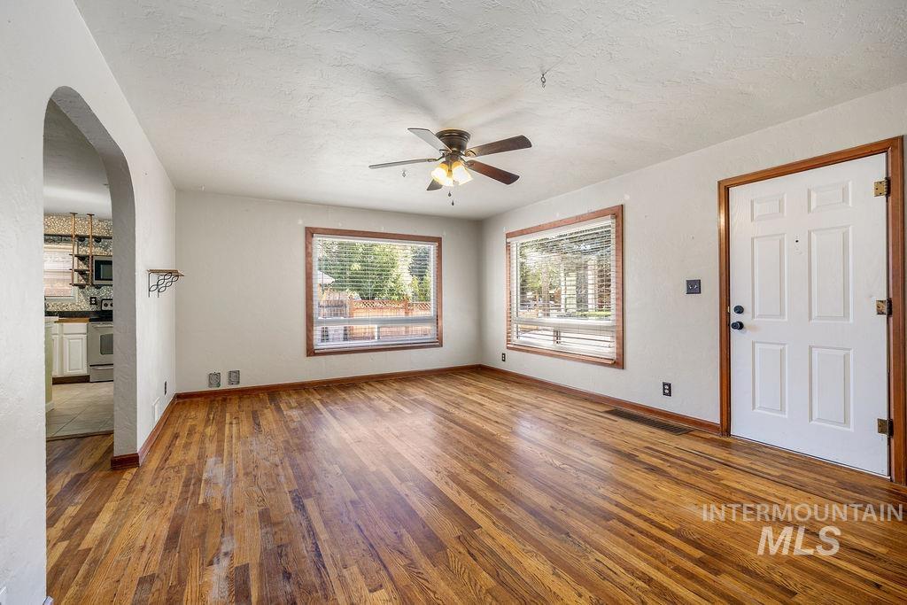 910 W Orchard Ave, Nampa, Idaho 83651, 3 Bedrooms, 2 Bathrooms, Residential For Sale, Price $499,990,MLS 99001290