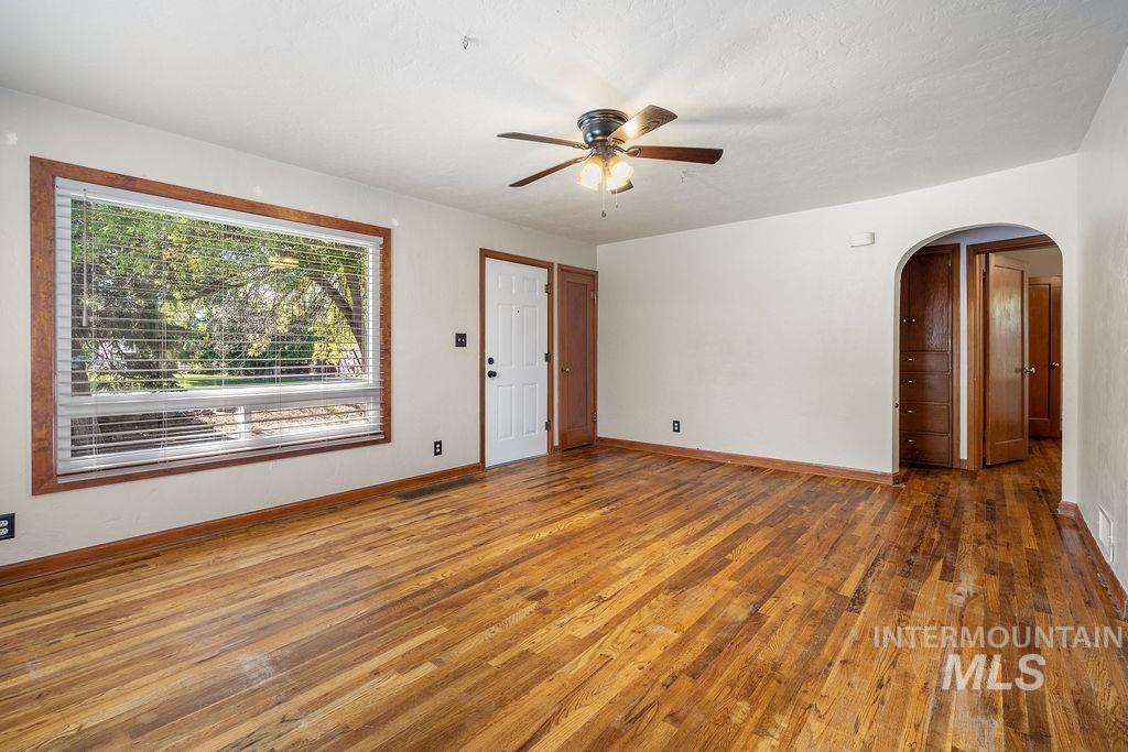 910 W Orchard Ave, Nampa, Idaho 83651, 3 Bedrooms, 2 Bathrooms, Residential For Sale, Price $499,990,MLS 99001290