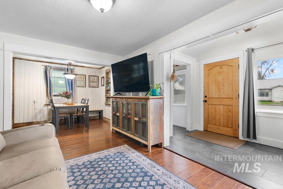 474 Harrison St. W, Vale, Oregon 97918, 2 Bedrooms, 1 Bathroom, Residential For Sale, Price $229,900, 99001293
