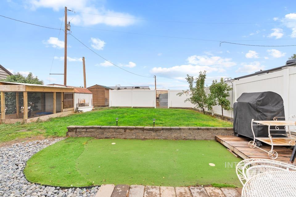474 Harrison St. W, Vale, Oregon 97918, 2 Bedrooms, 1 Bathroom, Residential For Sale, Price $229,900, 99001293