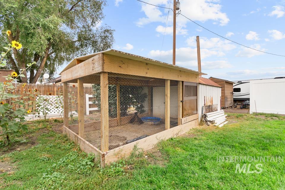 474 Harrison St. W, Vale, Oregon 97918, 2 Bedrooms, 1 Bathroom, Residential For Sale, Price $229,900, 99001293