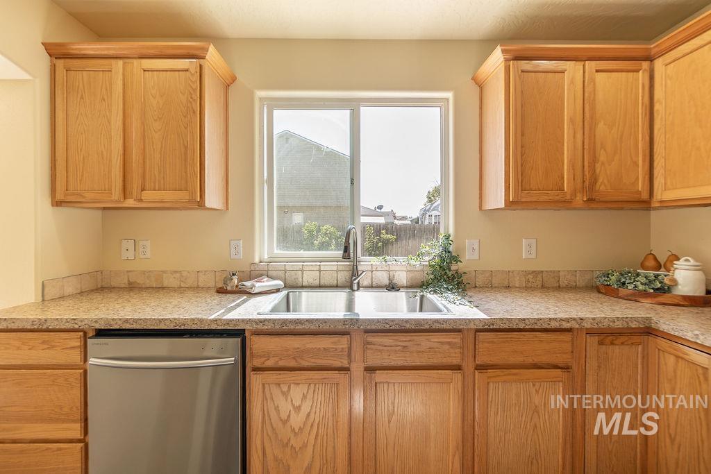 2806 Stoll Court, Caldwell, Idaho 83607, 4 Bedrooms, 2.5 Bathrooms, Residential For Sale, Price $399,900, 99001303