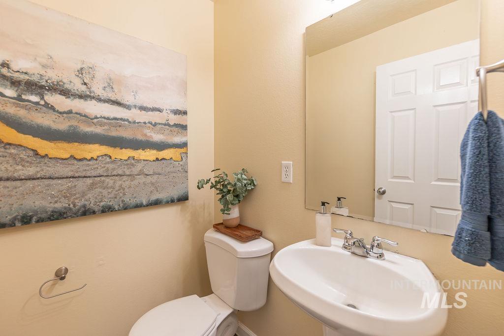 2806 Stoll Court, Caldwell, Idaho 83607, 4 Bedrooms, 2.5 Bathrooms, Residential For Sale, Price $399,900, 99001303