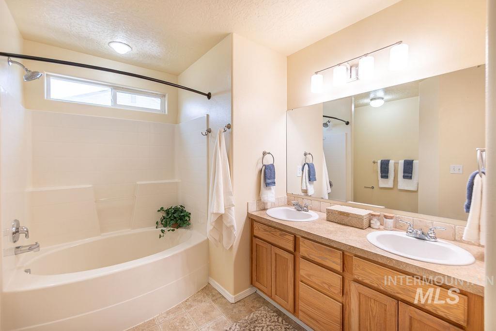 2806 Stoll Court, Caldwell, Idaho 83607, 4 Bedrooms, 2.5 Bathrooms, Residential For Sale, Price $399,900, 99001303