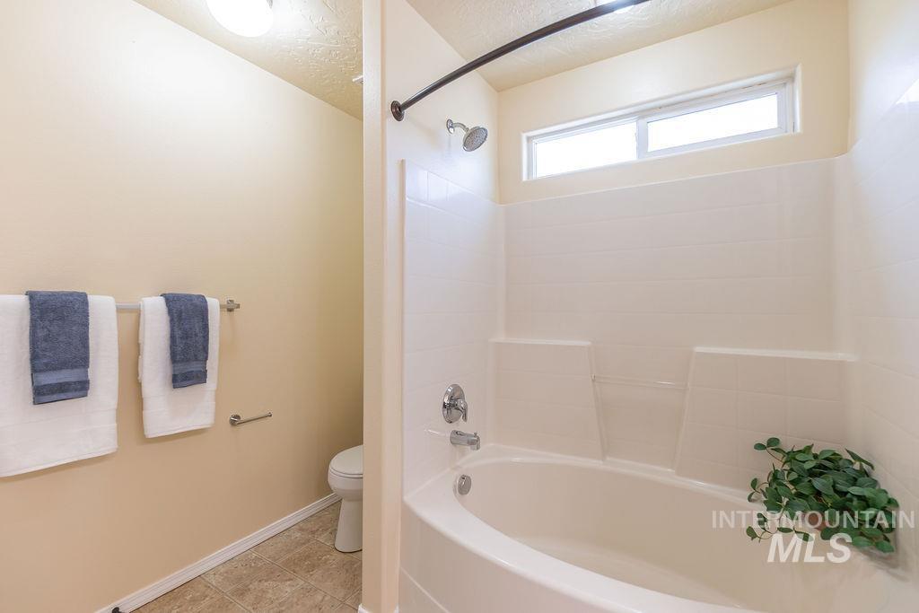 2806 Stoll Court, Caldwell, Idaho 83607, 4 Bedrooms, 2.5 Bathrooms, Residential For Sale, Price $399,900, 99001303