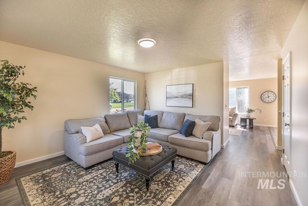 2806 Stoll Court, Caldwell, Idaho 83607, 4 Bedrooms, 2.5 Bathrooms, Residential For Sale, Price $399,900, 99001303