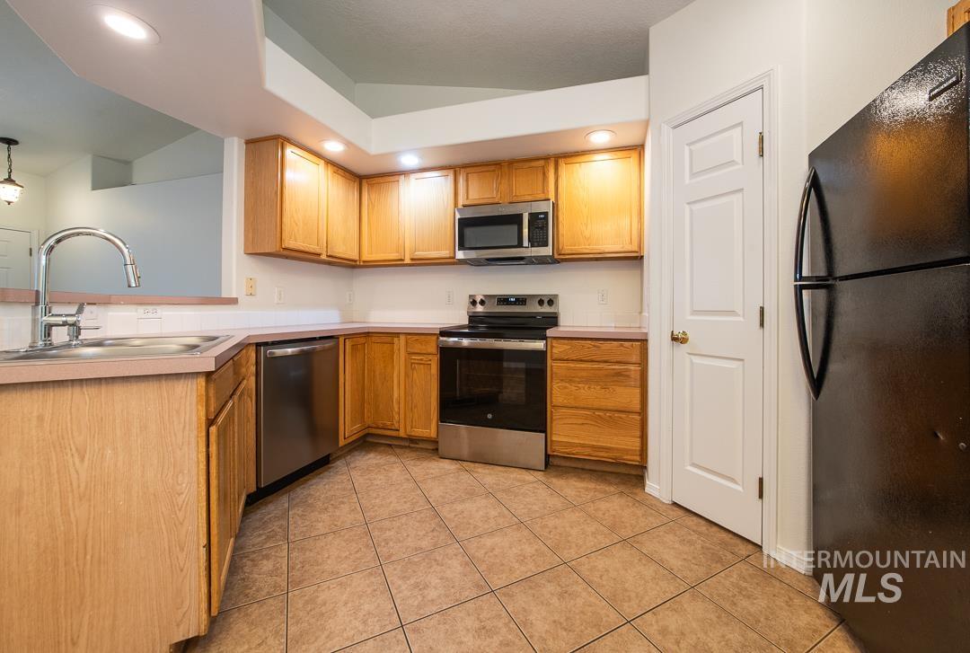 2107 W Habitat, Nampa, Idaho 83651, 3 Bedrooms, 2 Bathrooms, Residential For Sale, Price $340,000, 99001304