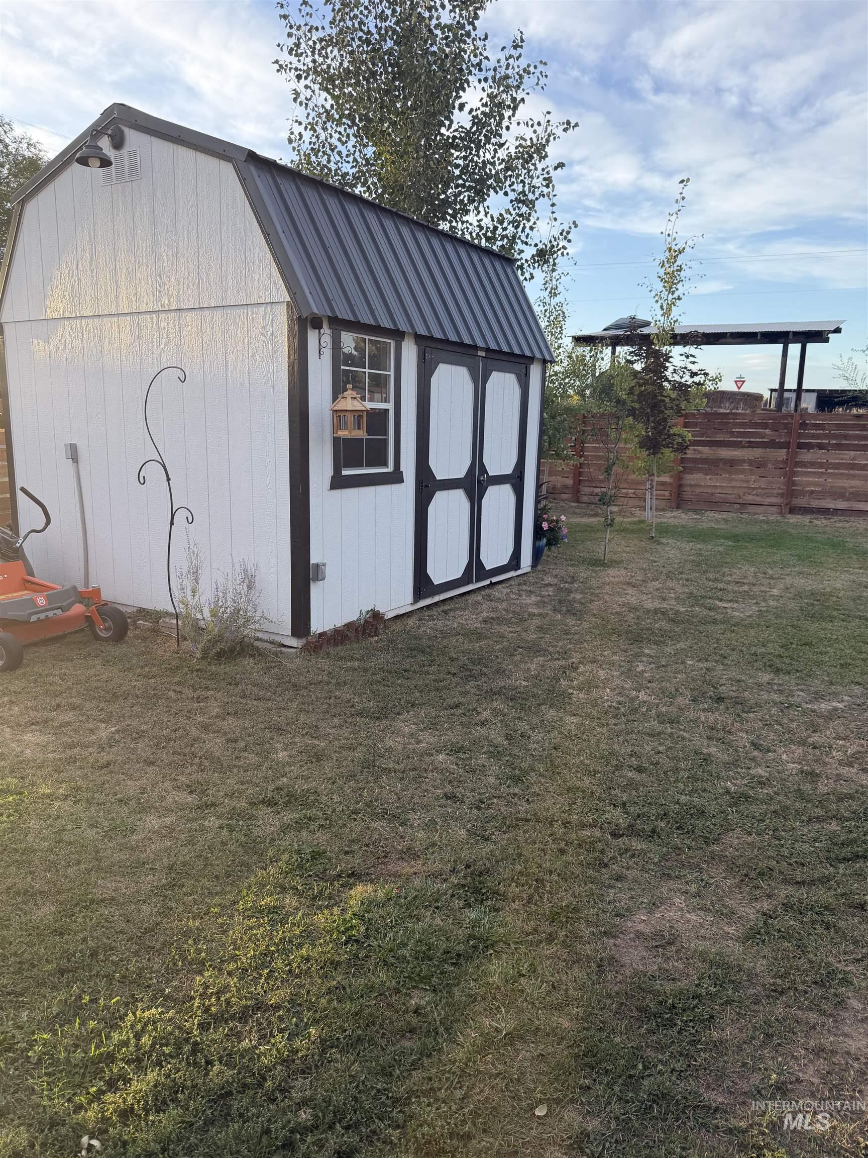 290 West Elmore Avenue, Richfield, Idaho 83349, 3 Bedrooms, 2 Bathrooms, Residential For Sale, Price $309,900, 99001305