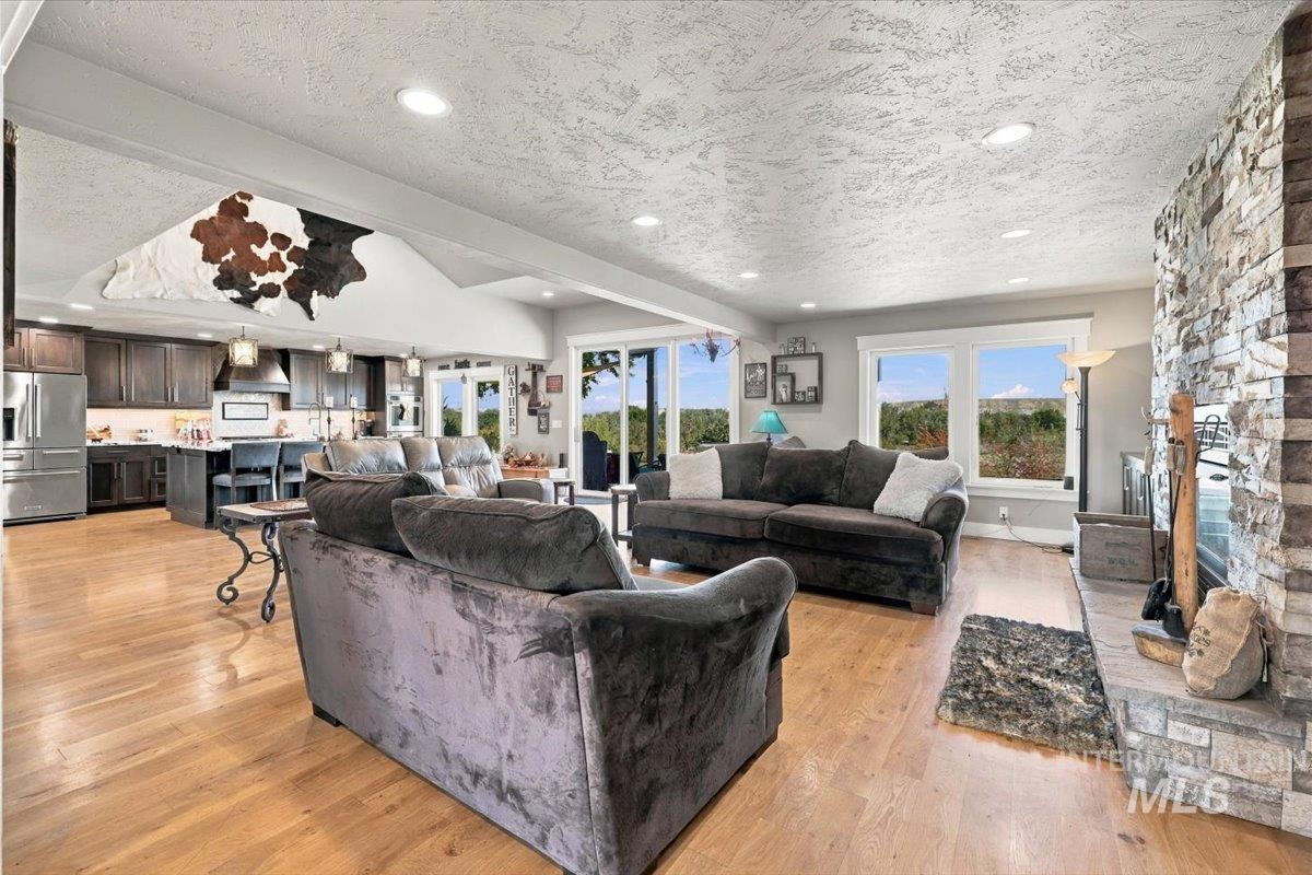 7900 Elmore Rd, Fruitland, Idaho 83619, 3 Bedrooms, 2.5 Bathrooms, Residential For Sale, Price $1,125,000, 99001307