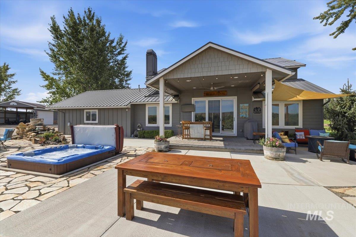 7900 Elmore Rd, Fruitland, Idaho 83619, 3 Bedrooms, 2.5 Bathrooms, Residential For Sale, Price $1,125,000, 99001307