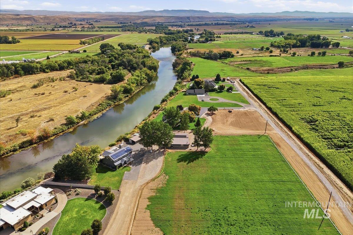 7900 Elmore Rd, Fruitland, Idaho 83619, 3 Bedrooms, 2.5 Bathrooms, Residential For Sale, Price $1,125,000, 99001307