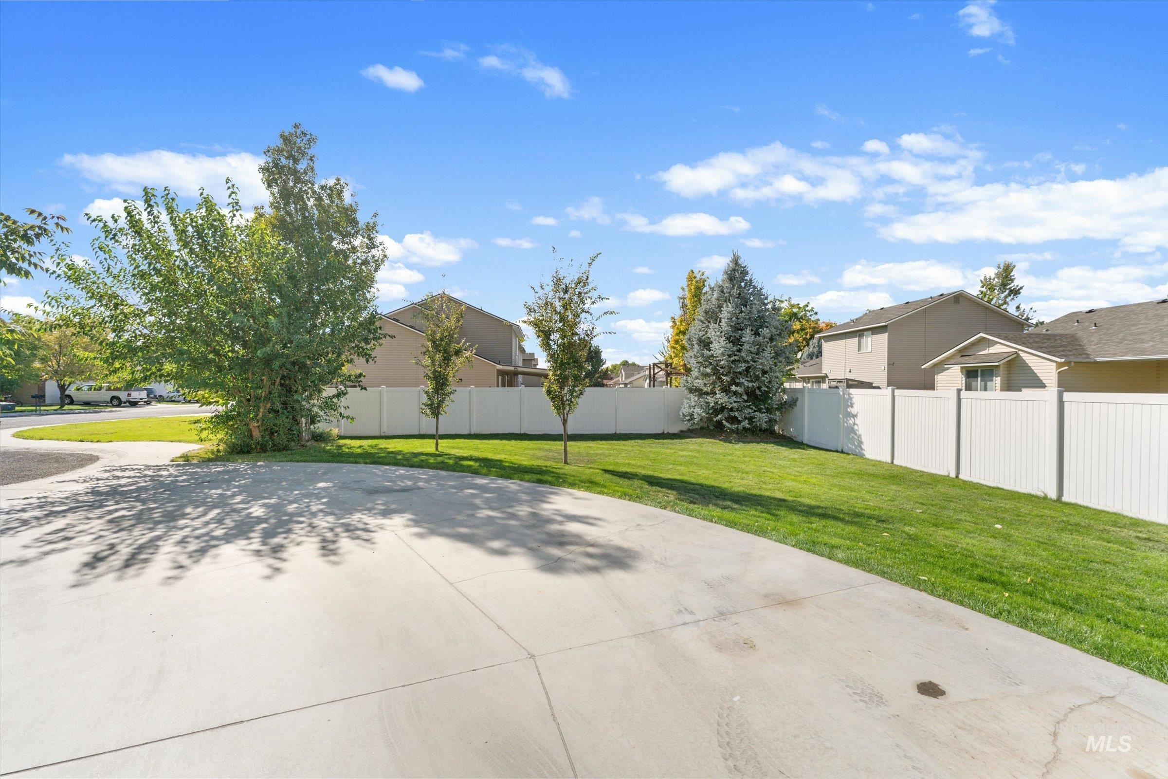 10536 Gossamer Ct, Nampa, Idaho 83687, 4 Bedrooms, 2.5 Bathrooms, Residential For Sale, Price $434,999,MLS 99001310