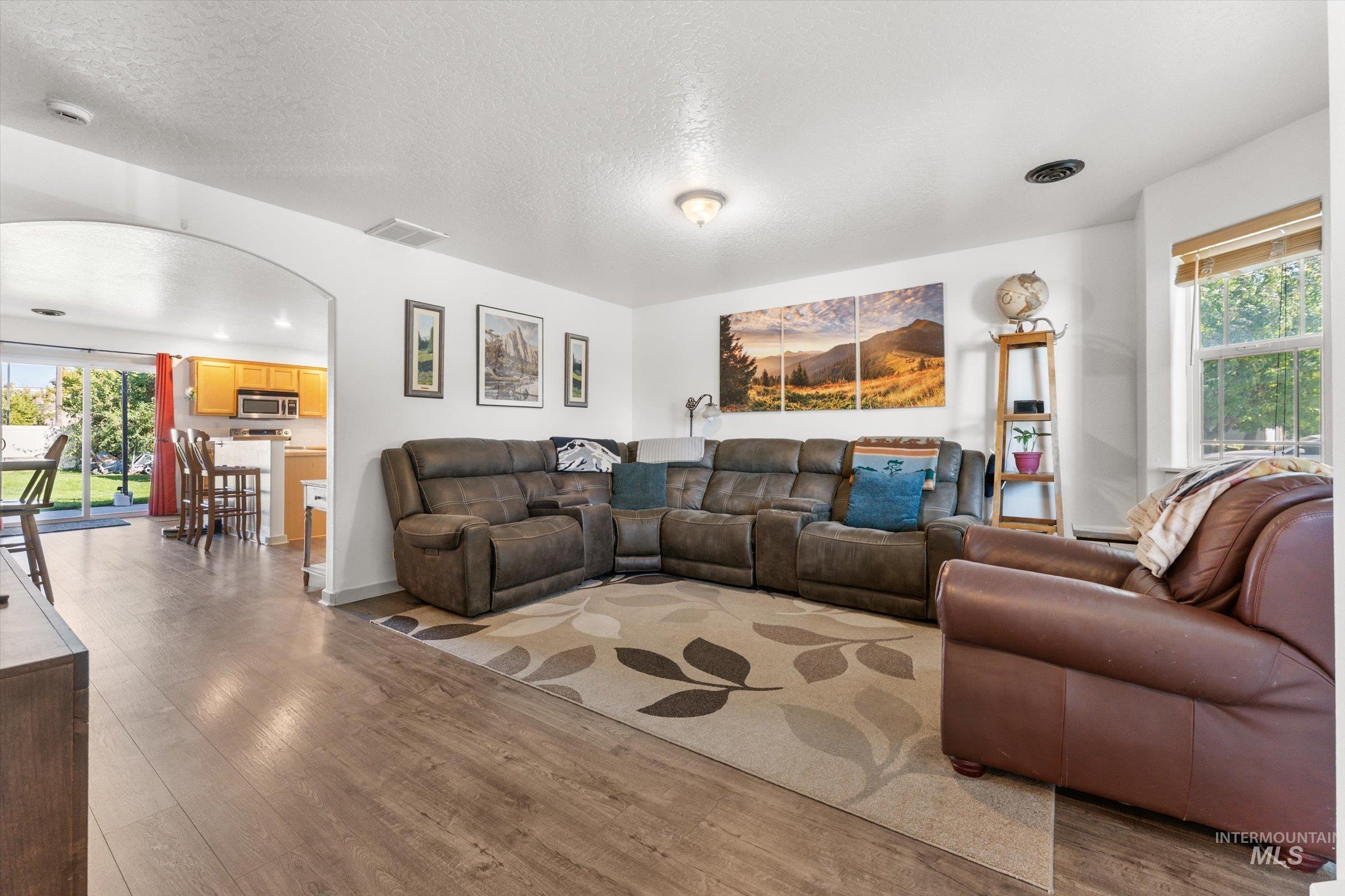 10536 Gossamer Ct, Nampa, Idaho 83687, 4 Bedrooms, 2.5 Bathrooms, Residential For Sale, Price $434,999,MLS 99001310