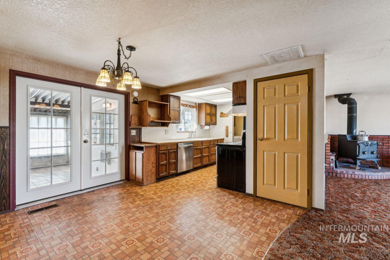 9845 N Highway 52, Horseshoe Bend, Idaho 83629, 3 Bedrooms, 1 Bathroom, Residential For Sale, Price $700,000, 99001316