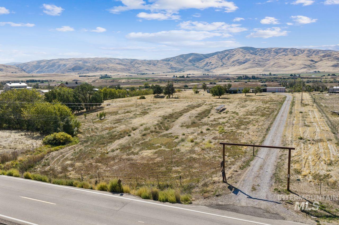 9845 N Highway 52, Horseshoe Bend, Idaho 83629, 3 Bedrooms, 1 Bathroom, Residential For Sale, Price $700,000, 99001316