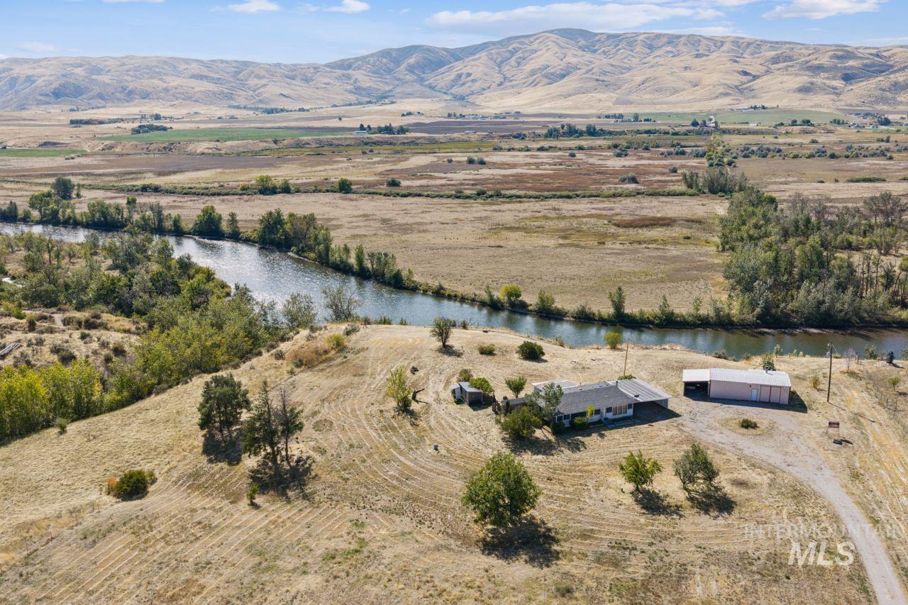 9845 N Highway 52, Horseshoe Bend, Idaho 83629, 3 Bedrooms, 1 Bathroom, Residential For Sale, Price $700,000, 99001316