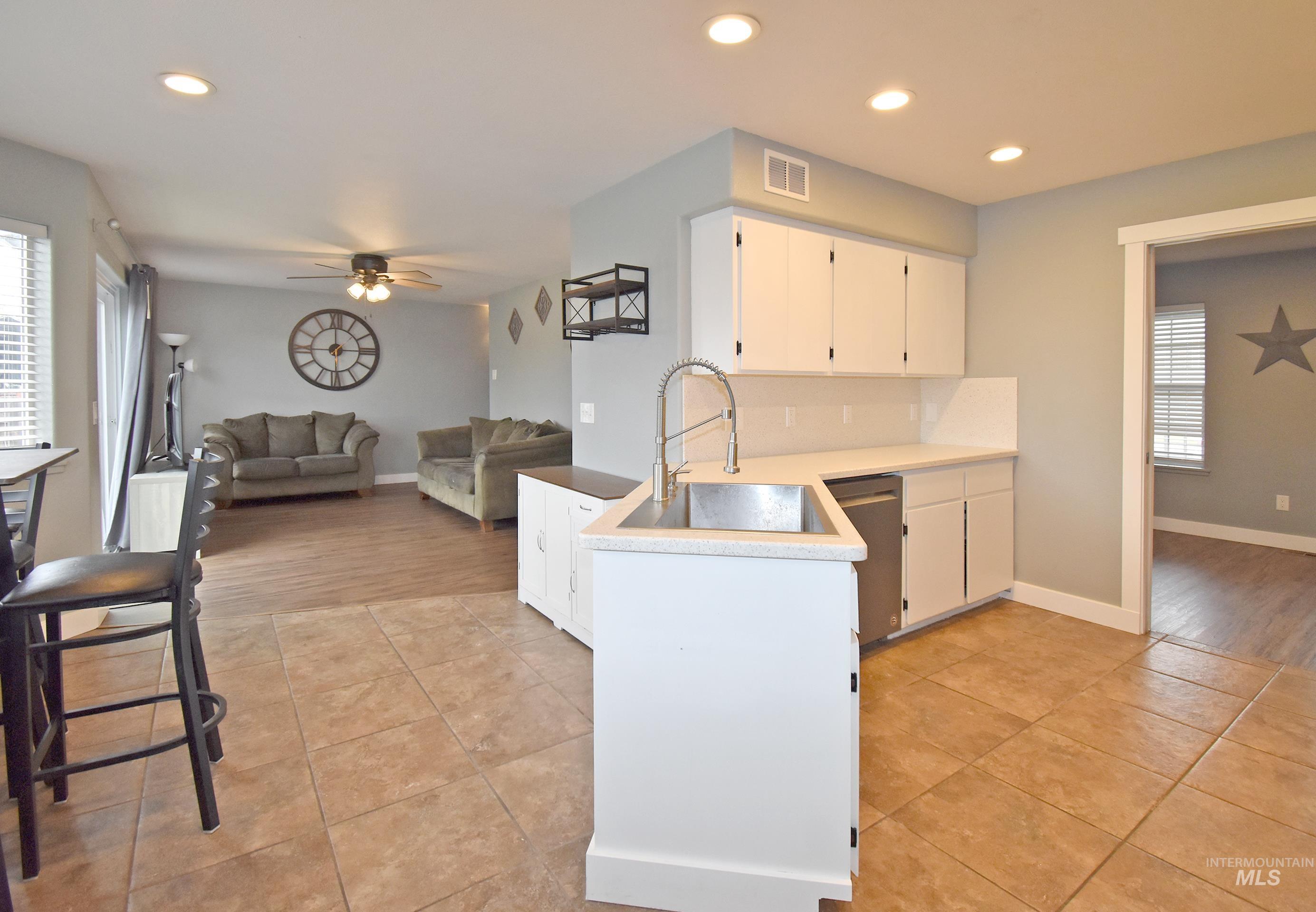 1928 Birch Court, Lewiston, Idaho 83501, 3 Bedrooms, 2.5 Bathrooms, Residential For Sale, Price $470,000,MLS 99001326