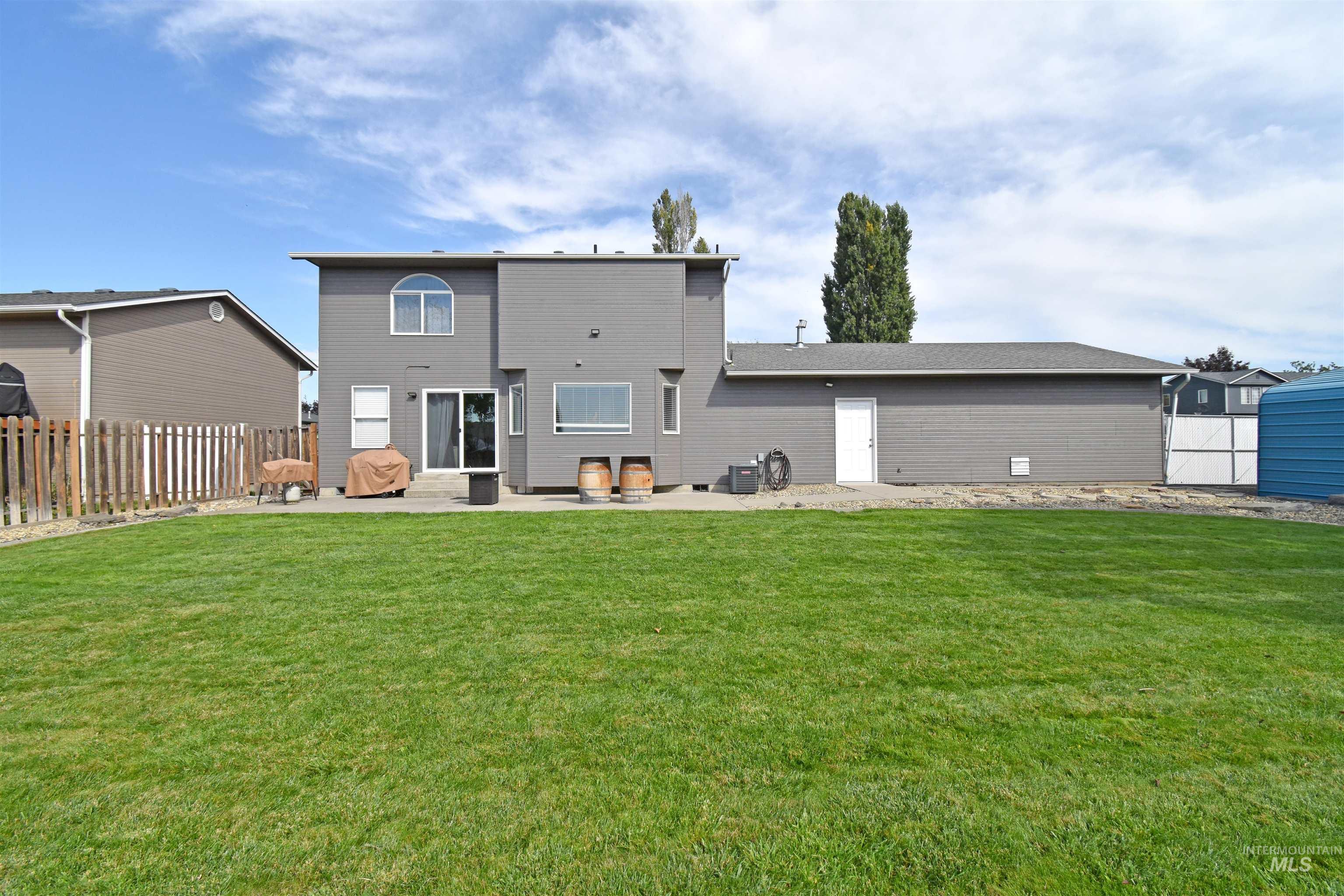 1928 Birch Court, Lewiston, Idaho 83501, 3 Bedrooms, 2.5 Bathrooms, Residential For Sale, Price $470,000,MLS 99001326
