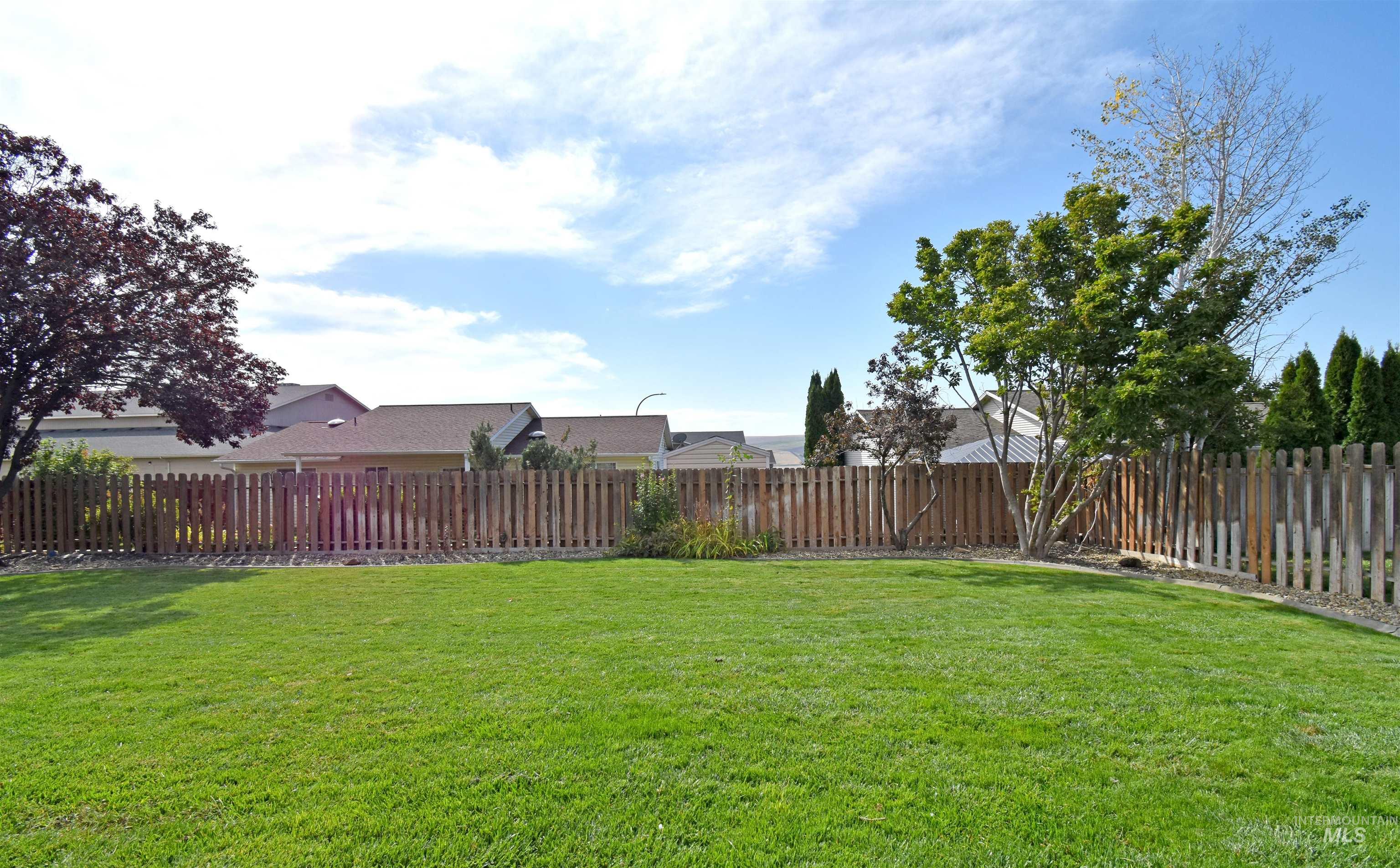 1928 Birch Court, Lewiston, Idaho 83501, 3 Bedrooms, 2.5 Bathrooms, Residential For Sale, Price $470,000,MLS 99001326