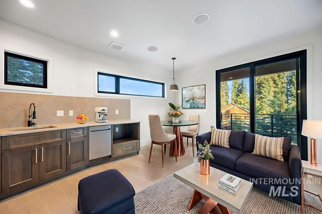 1008 Violet Way, McCall, Idaho 83638, 5 Bedrooms, 4.5 Bathrooms, Residential For Sale, Price $1,995,000,MLS 99001331