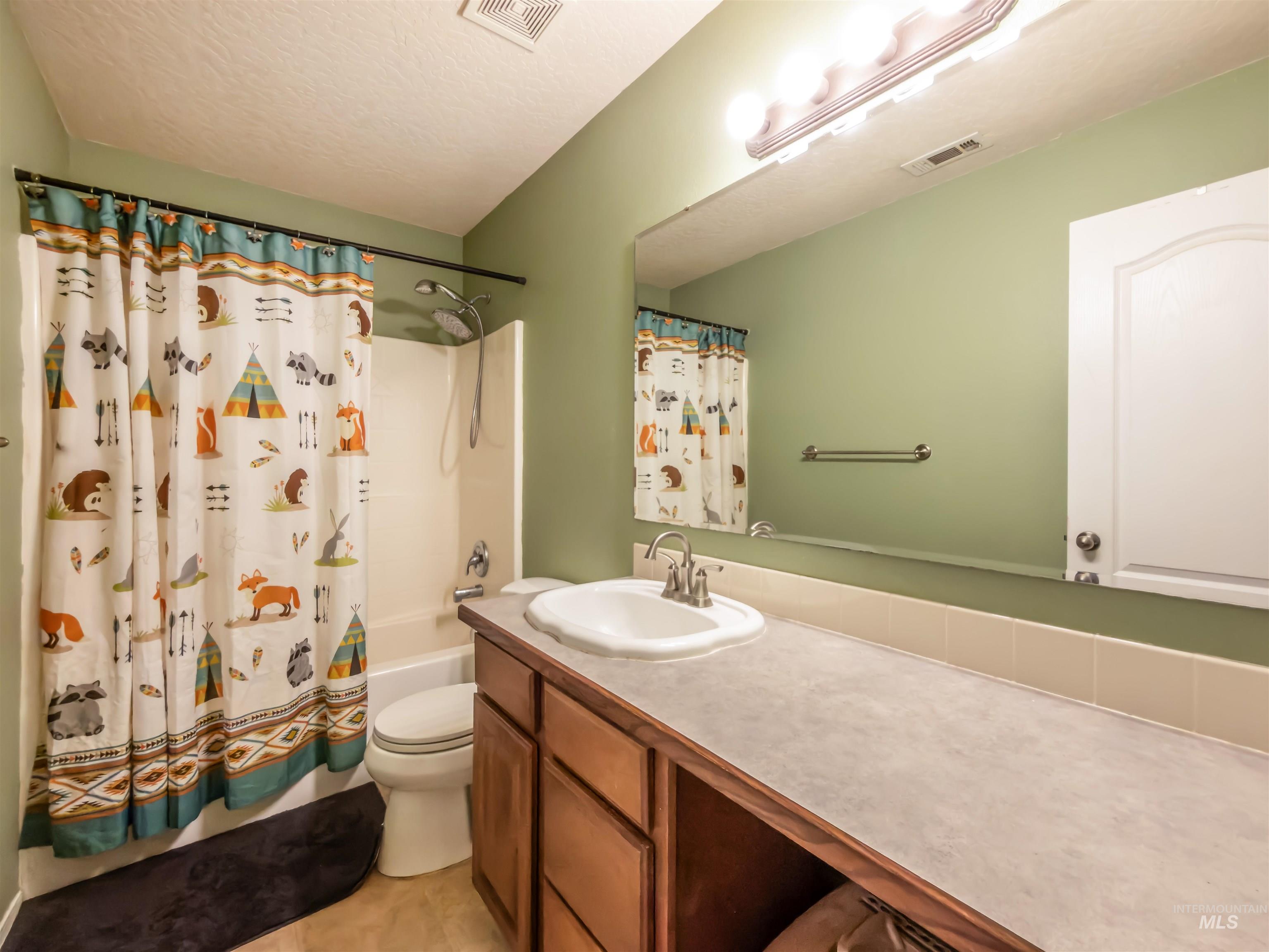 14256 Pearl Pointe Dr, Caldwell, Idaho 83607, 4 Bedrooms, 2.5 Bathrooms, Residential For Sale, Price $450,000, 99001333