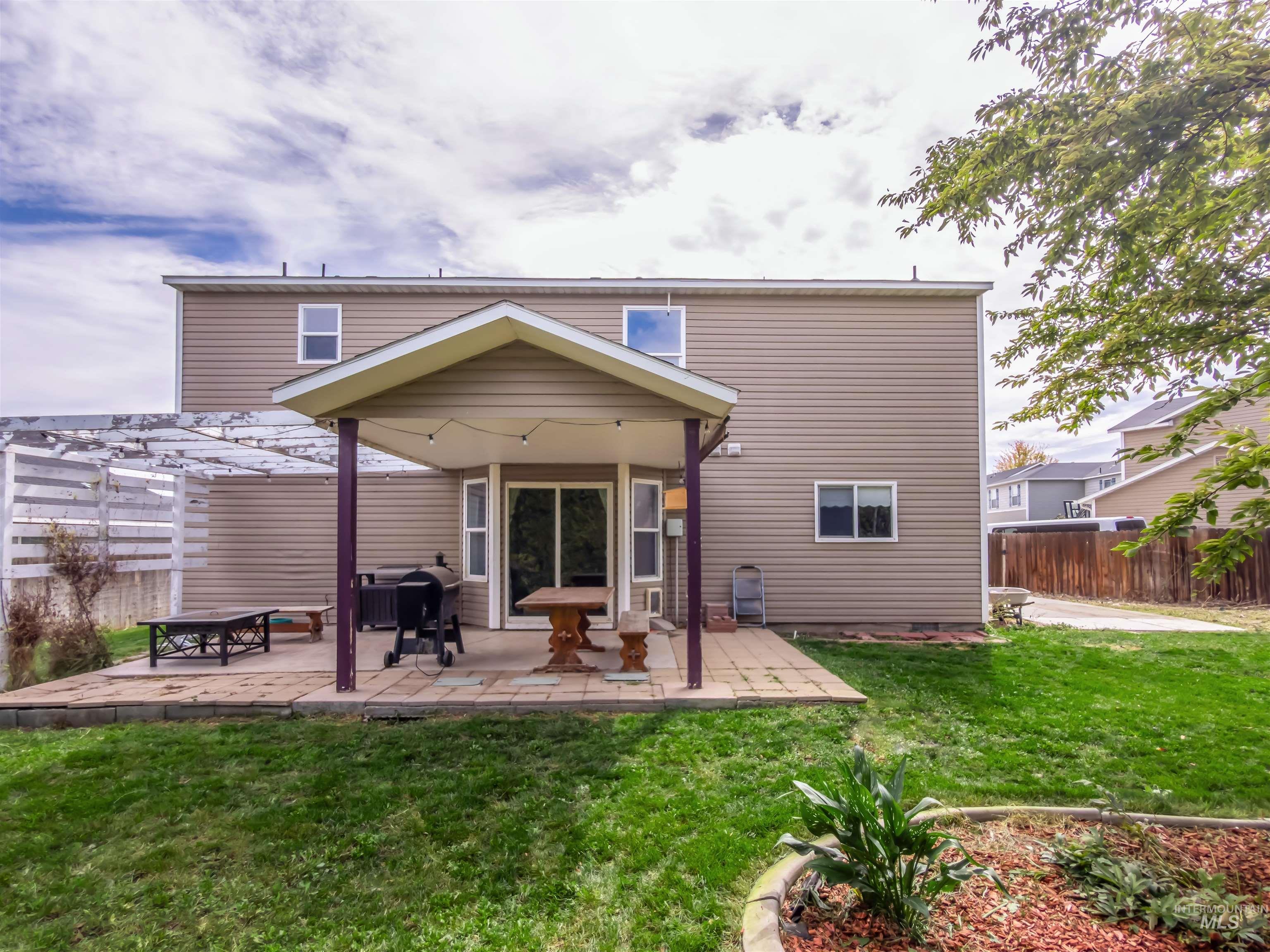 14256 Pearl Pointe Dr, Caldwell, Idaho 83607, 4 Bedrooms, 2.5 Bathrooms, Residential For Sale, Price $450,000, 99001333