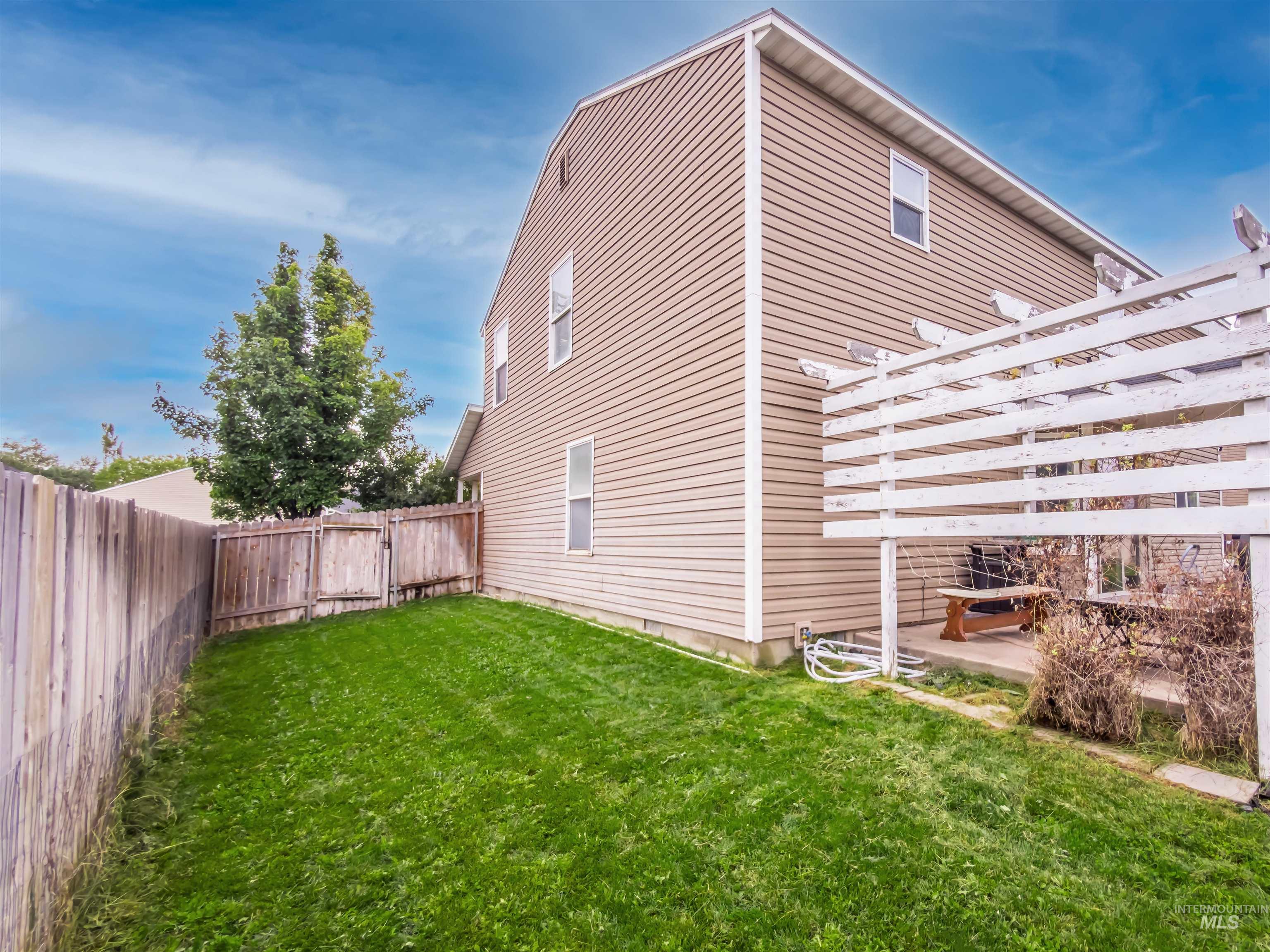 14256 Pearl Pointe Dr, Caldwell, Idaho 83607, 4 Bedrooms, 2.5 Bathrooms, Residential For Sale, Price $450,000, 99001333