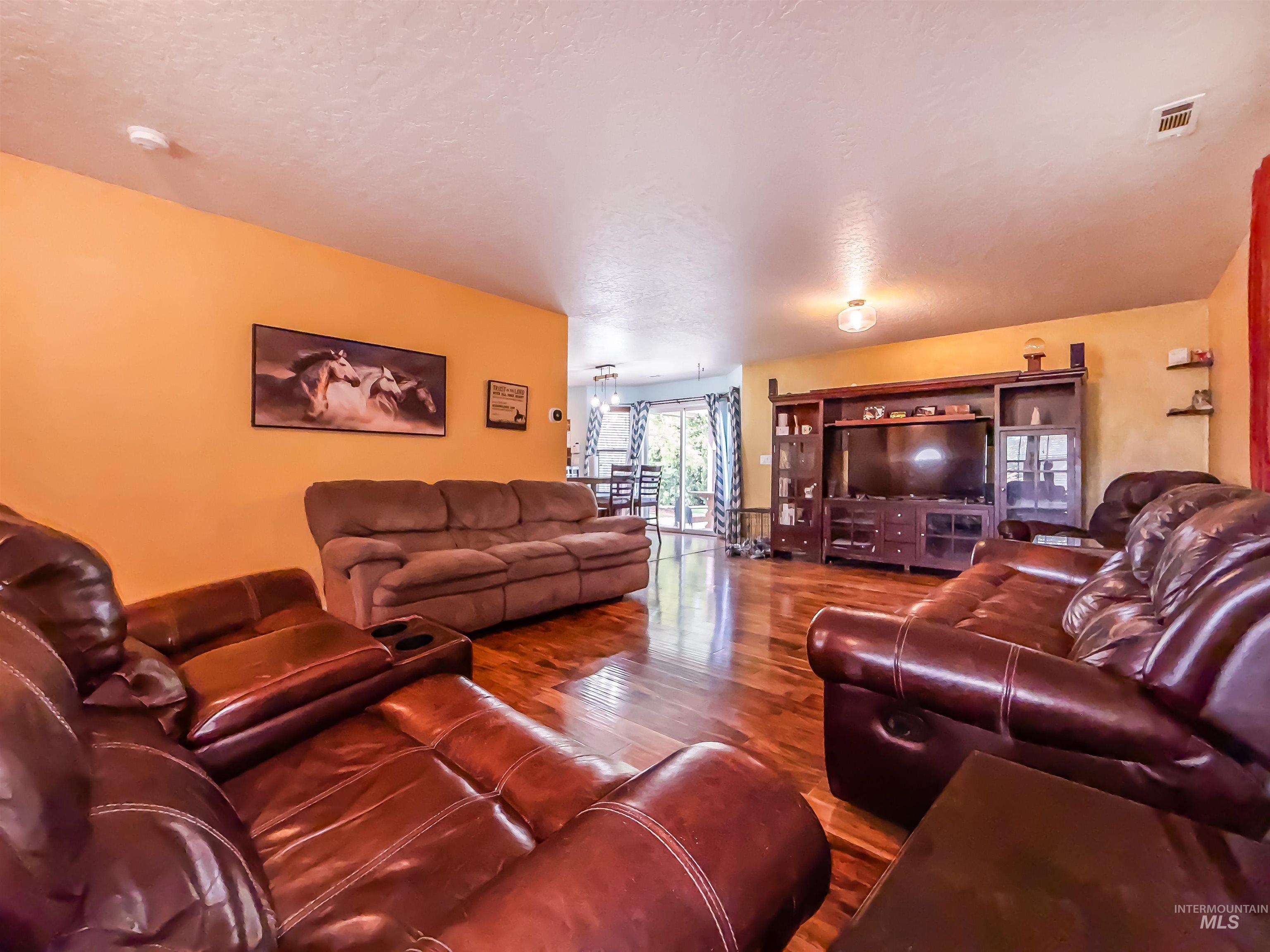 14256 Pearl Pointe Dr, Caldwell, Idaho 83607, 4 Bedrooms, 2.5 Bathrooms, Residential For Sale, Price $450,000, 99001333