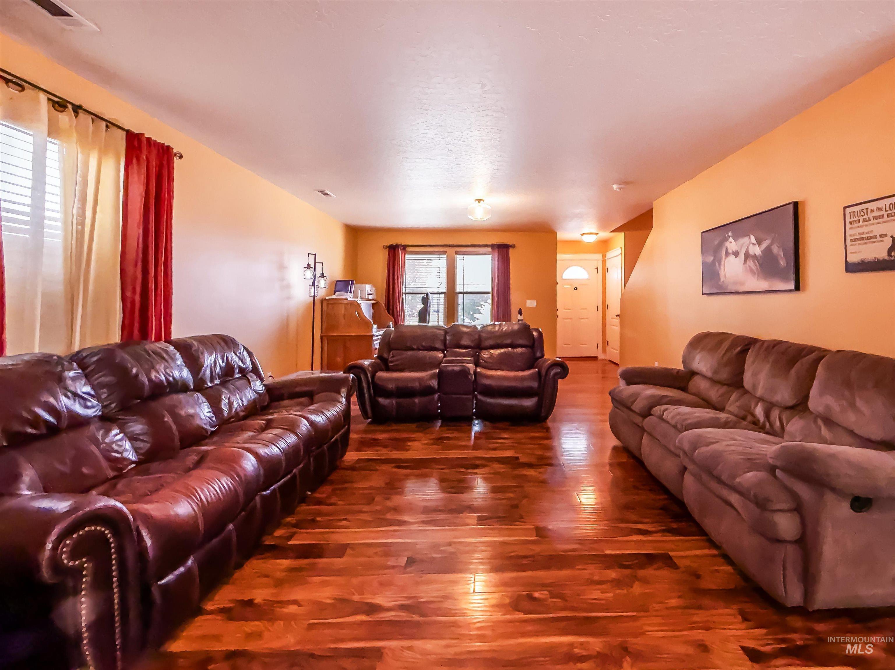 14256 Pearl Pointe Dr, Caldwell, Idaho 83607, 4 Bedrooms, 2.5 Bathrooms, Residential For Sale, Price $450,000, 99001333