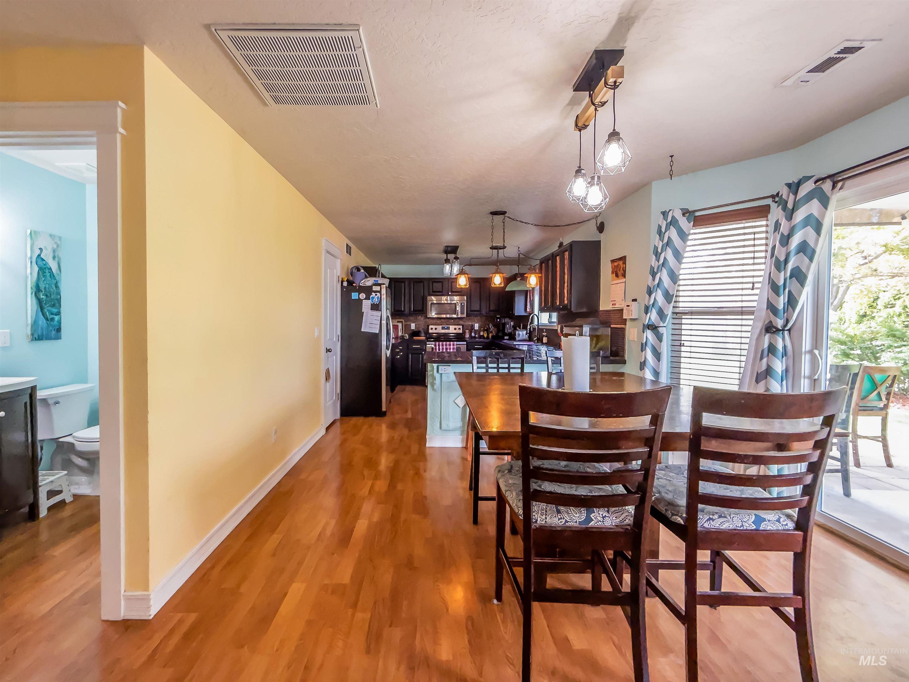 14256 Pearl Pointe Dr, Caldwell, Idaho 83607, 4 Bedrooms, 2.5 Bathrooms, Residential For Sale, Price $450,000, 99001333