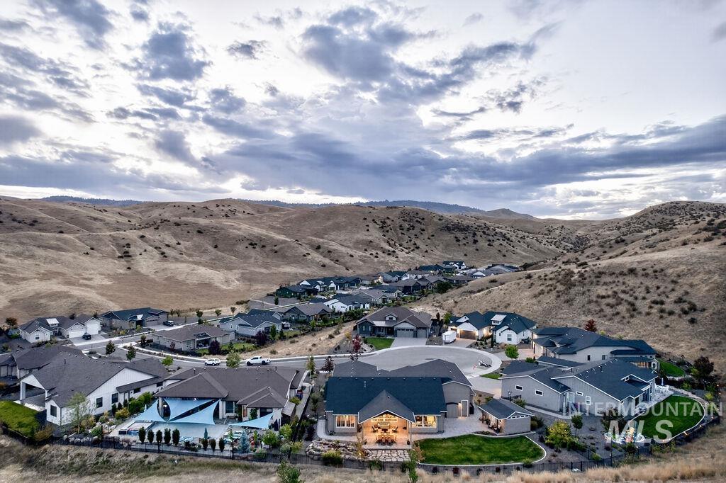 17949 N Yetholm Pl, Boise, Idaho 83714, 3 Bedrooms, 3.5 Bathrooms, Residential For Sale, Price $1,115,000, 99001336