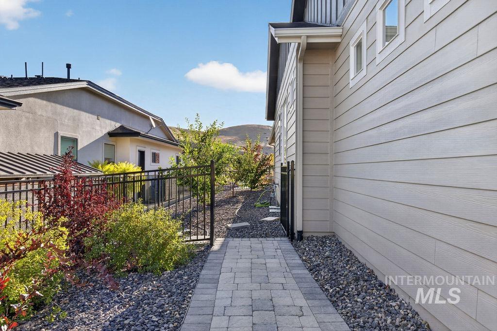 17949 N Yetholm Pl, Boise, Idaho 83714, 3 Bedrooms, 3.5 Bathrooms, Residential For Sale, Price $1,115,000, 99001336