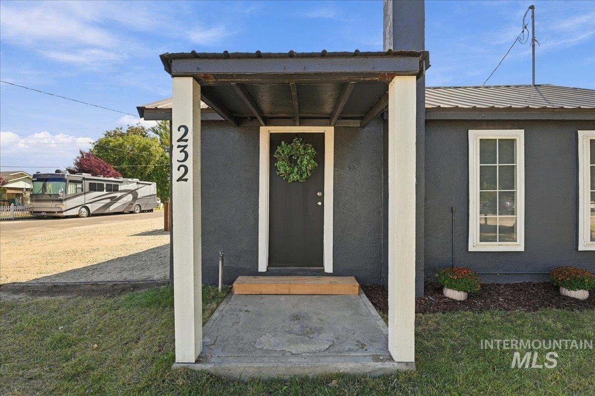 232 E Montana Ave, Homedale, Idaho 83628, 2 Bedrooms, 1 Bathroom, Residential For Sale, Price $229,900, 99001338