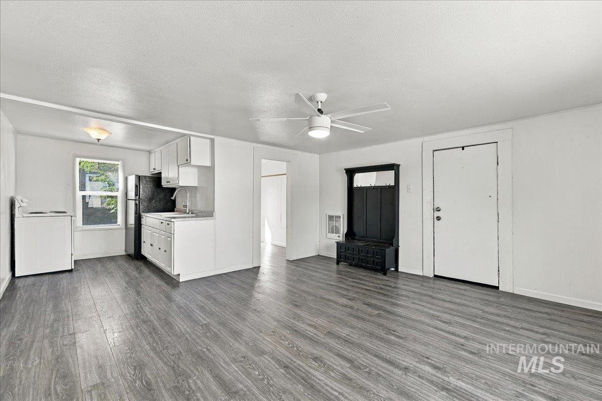 232 E Montana Ave, Homedale, Idaho 83628, 2 Bedrooms, 1 Bathroom, Residential For Sale, Price $229,900, 99001338