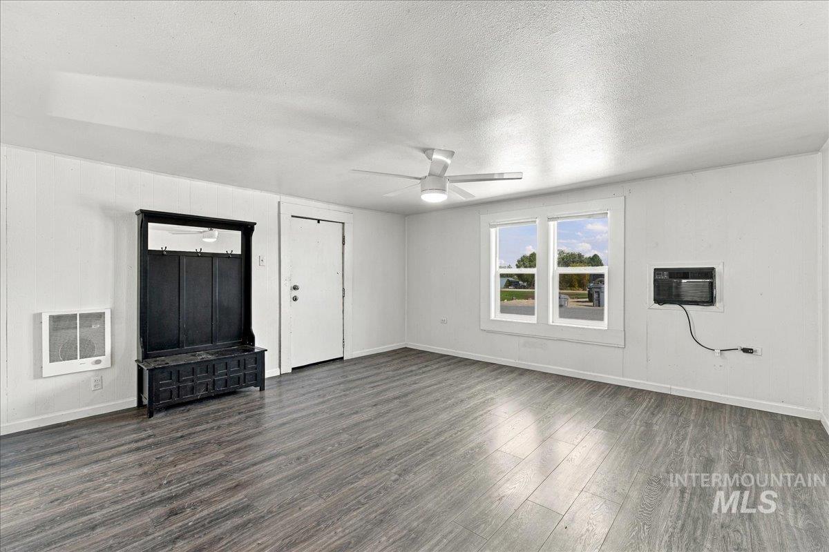 232 E Montana Ave, Homedale, Idaho 83628, 2 Bedrooms, 1 Bathroom, Residential For Sale, Price $229,900, 99001338