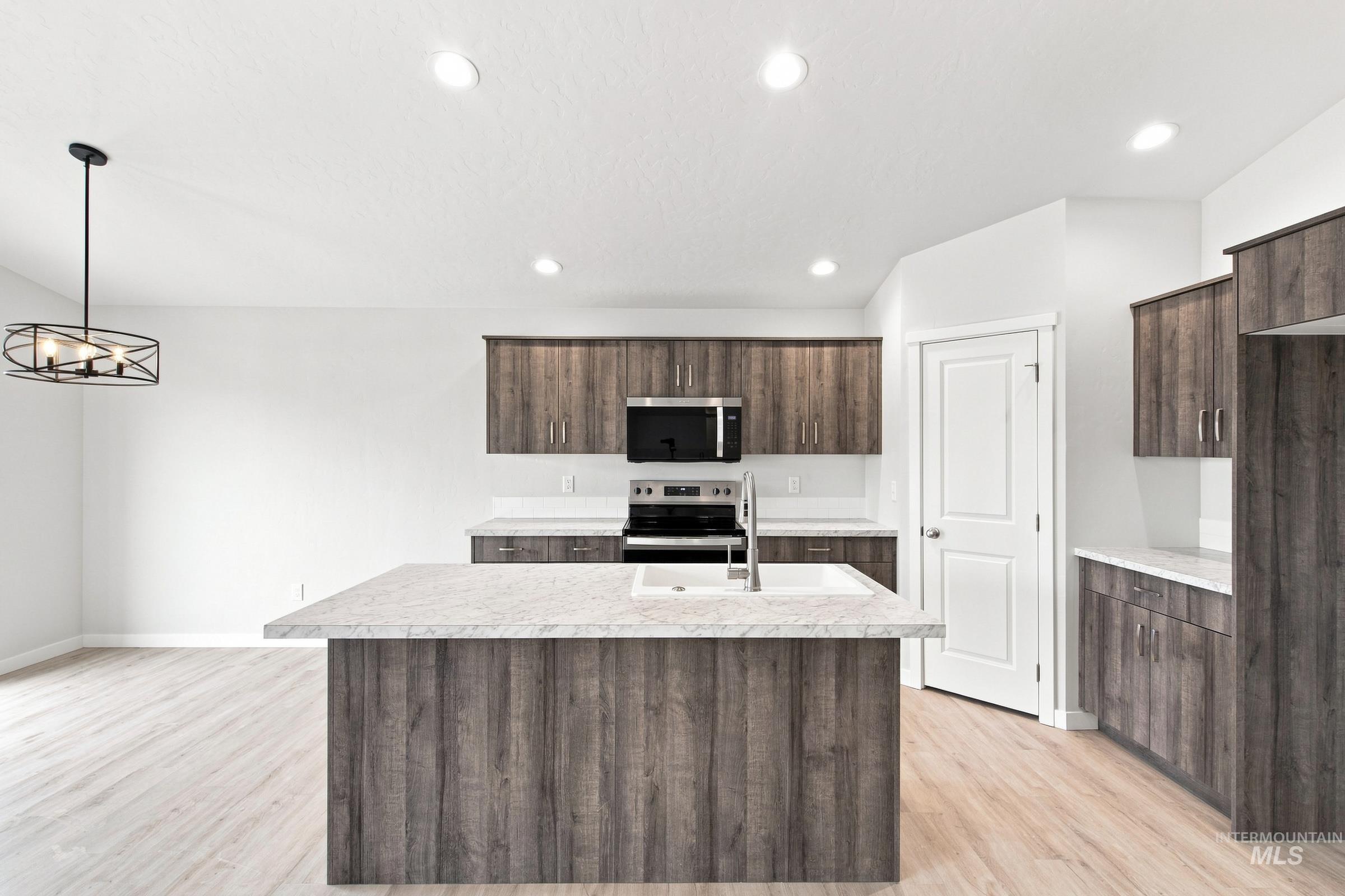 601 Rosemary Ave, New Plymouth, Idaho 83655, 3 Bedrooms, 2 Bathrooms, Residential For Sale, Price $389,990, 99001339