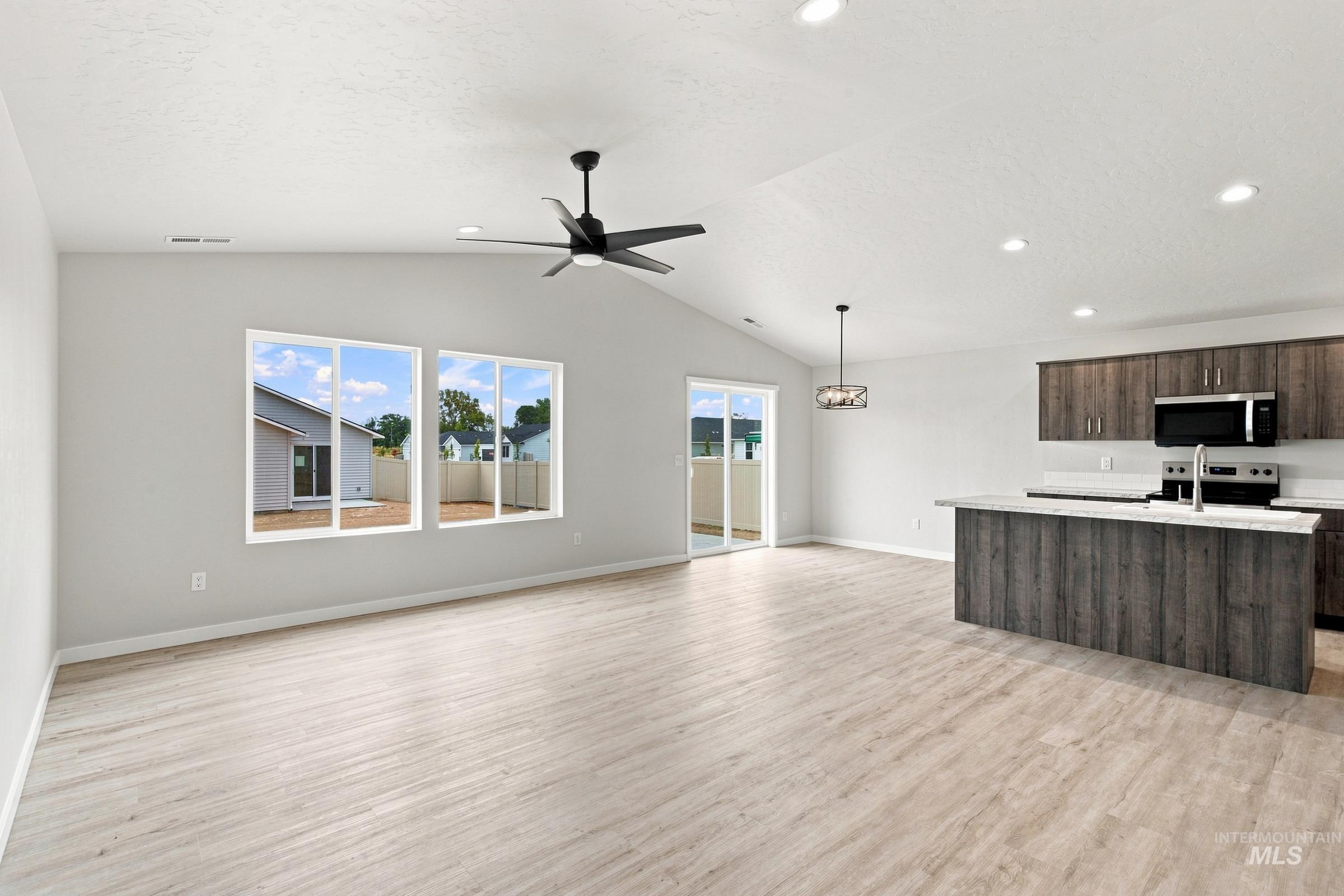 601 Rosemary Ave, New Plymouth, Idaho 83655, 3 Bedrooms, 2 Bathrooms, Residential For Sale, Price $389,990, 99001339