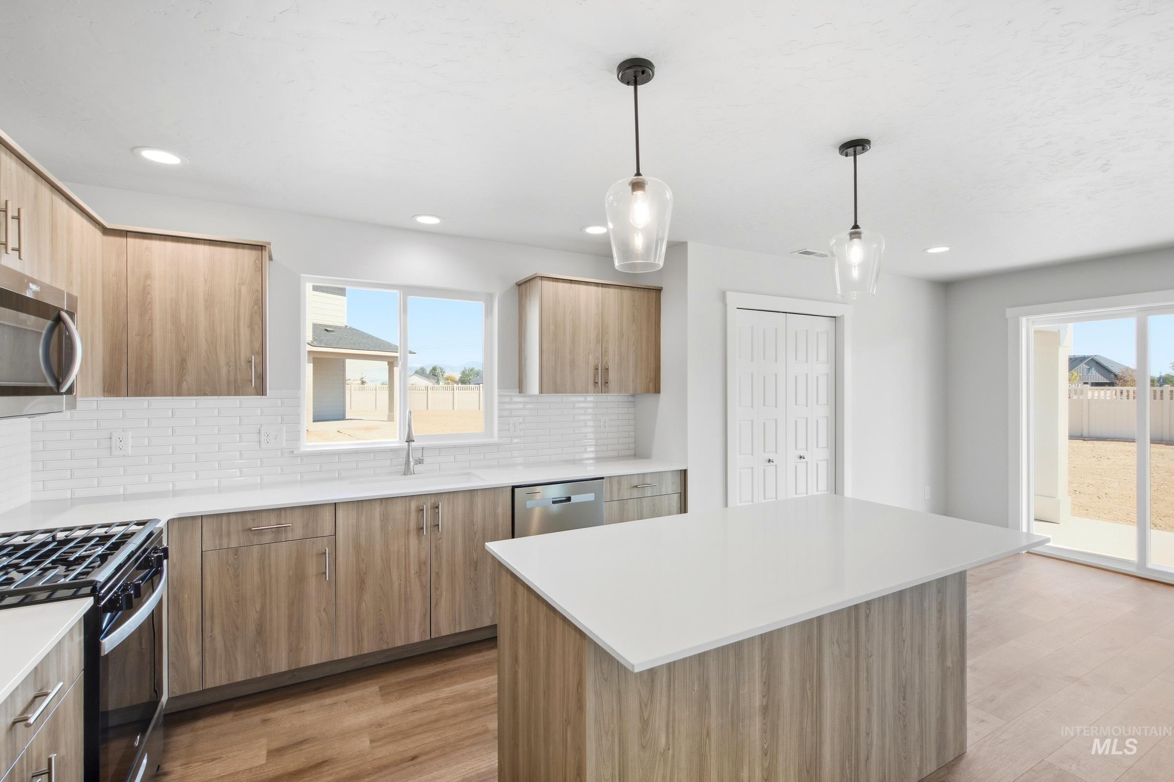 588 N Palaestra Ave, Eagle, Idaho 83616, 5 Bedrooms, 3 Bathrooms, Residential For Sale, Price $634,990,MLS 99001340