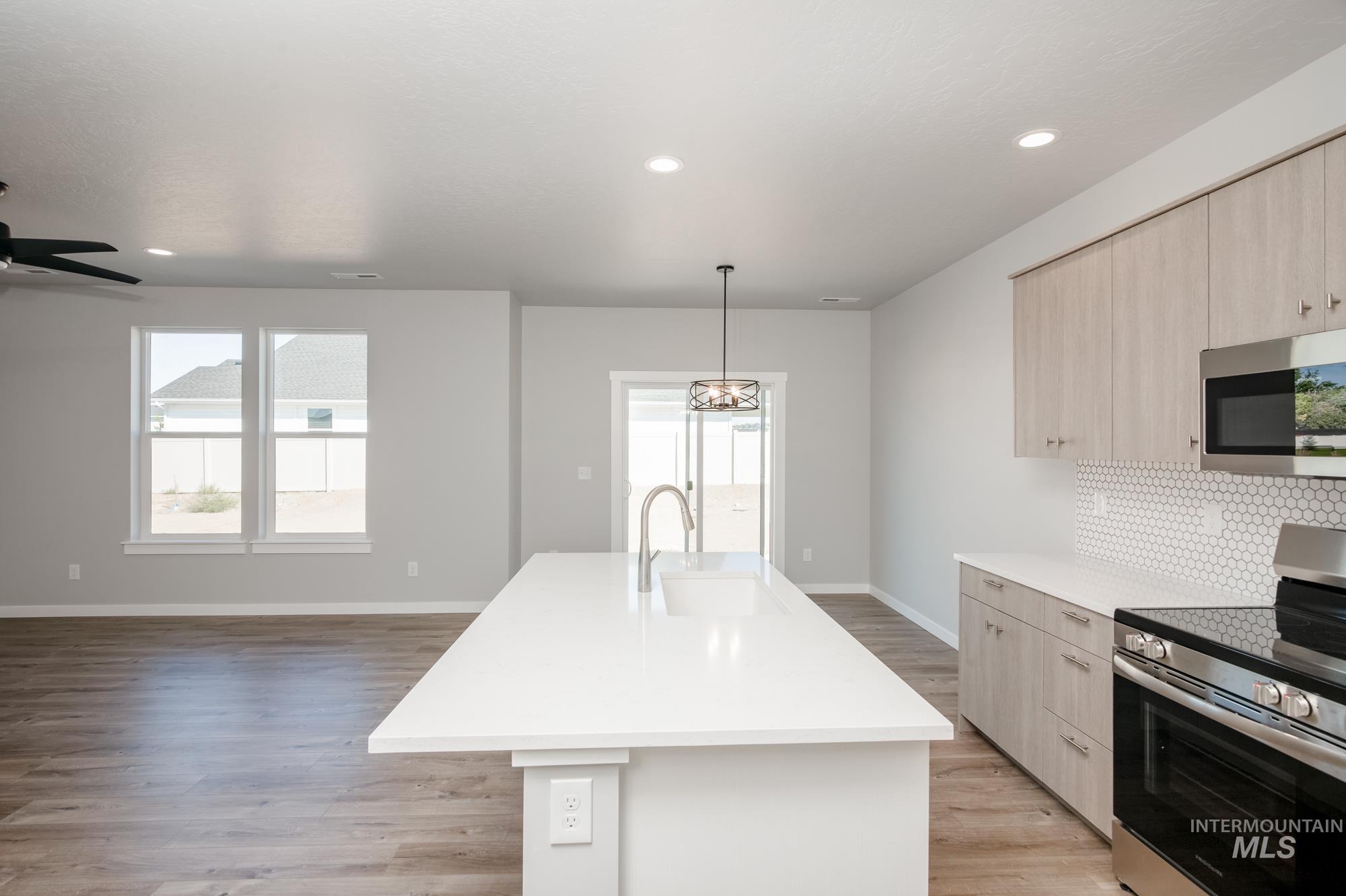 7447 W Newtown Dr, Eagle, Idaho 83616, 3 Bedrooms, 2.5 Bathrooms, Residential For Sale, Price $499,990, 99001341