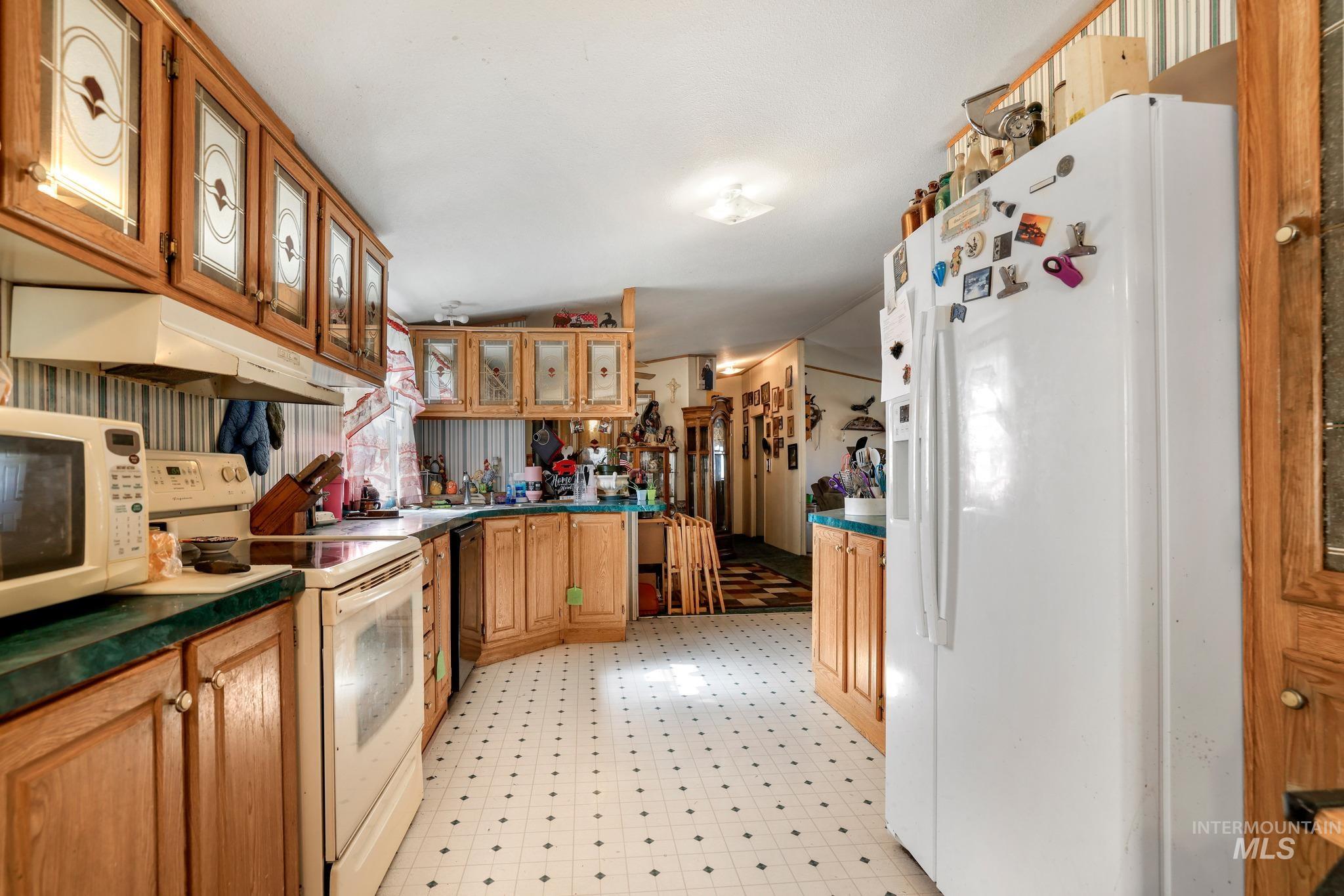 2173 S 1800 E, Gooding, Idaho 83330, 3 Bedrooms, 2 Bathrooms, Residential For Sale, Price $319,990,MLS 99001342