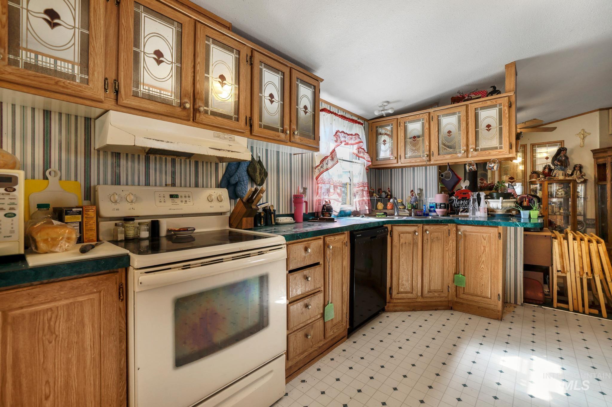 2173 S 1800 E, Gooding, Idaho 83330, 3 Bedrooms, 2 Bathrooms, Residential For Sale, Price $319,990,MLS 99001342