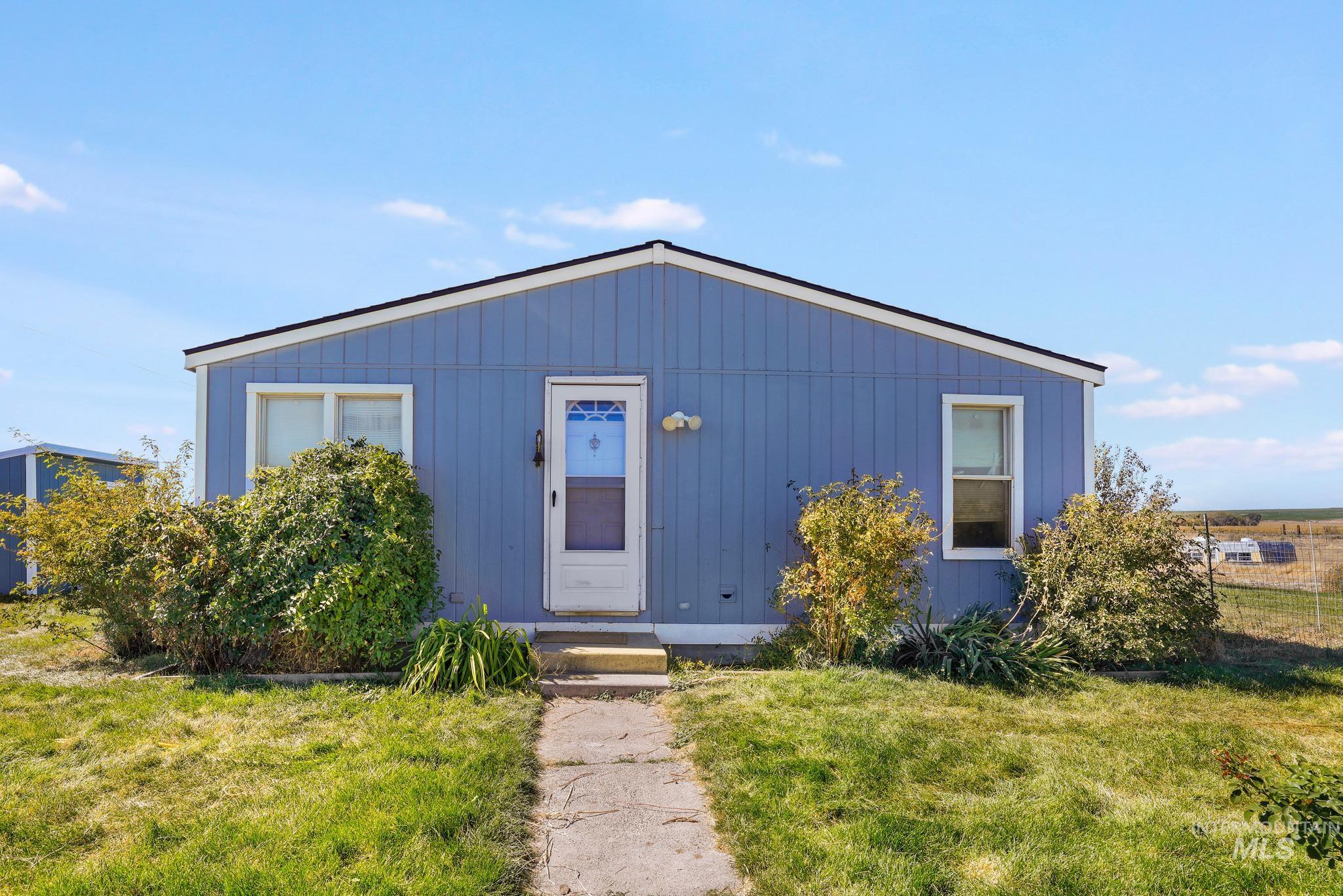 2173 S 1800 E, Gooding, Idaho 83330, 3 Bedrooms, 2 Bathrooms, Residential For Sale, Price $319,990,MLS 99001342